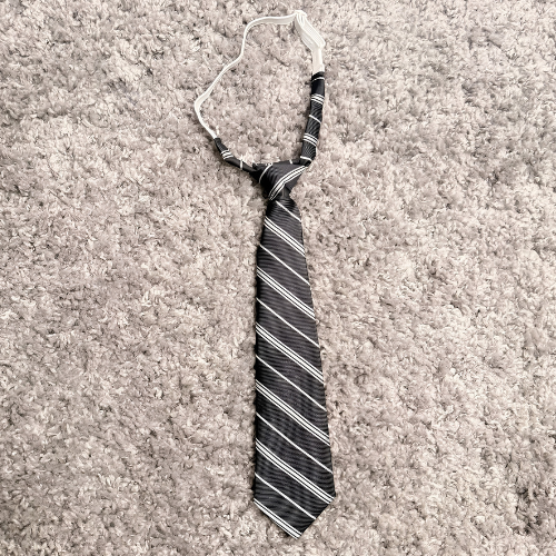 Cravatta con elastico a righe