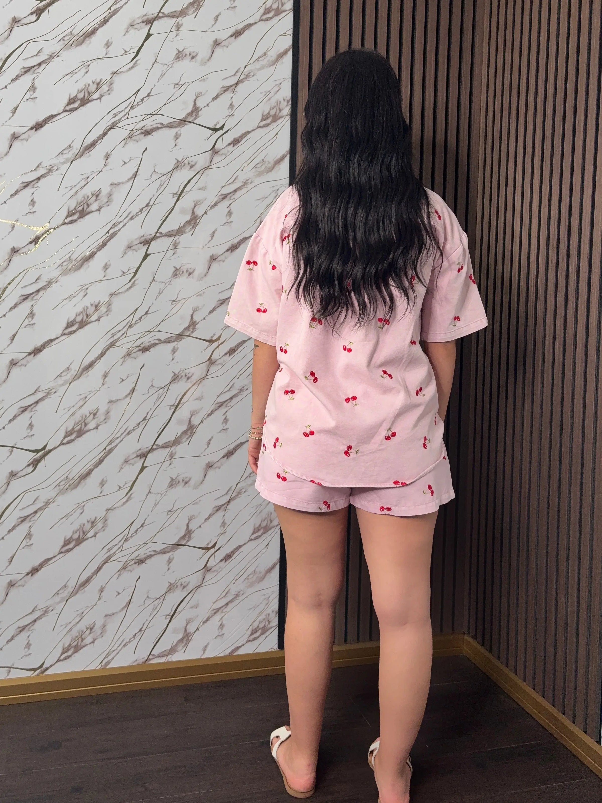 Completo “Cervia” – Camicia e Shorts Stampa Ciliegie