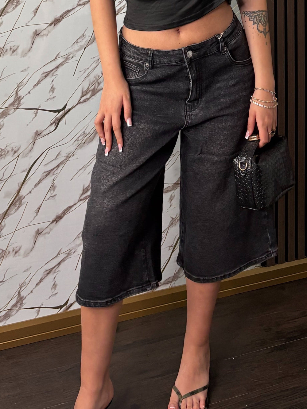 Bermuda “Genova” – Jeans Wide Leg Nero Lavato Stile Cargo