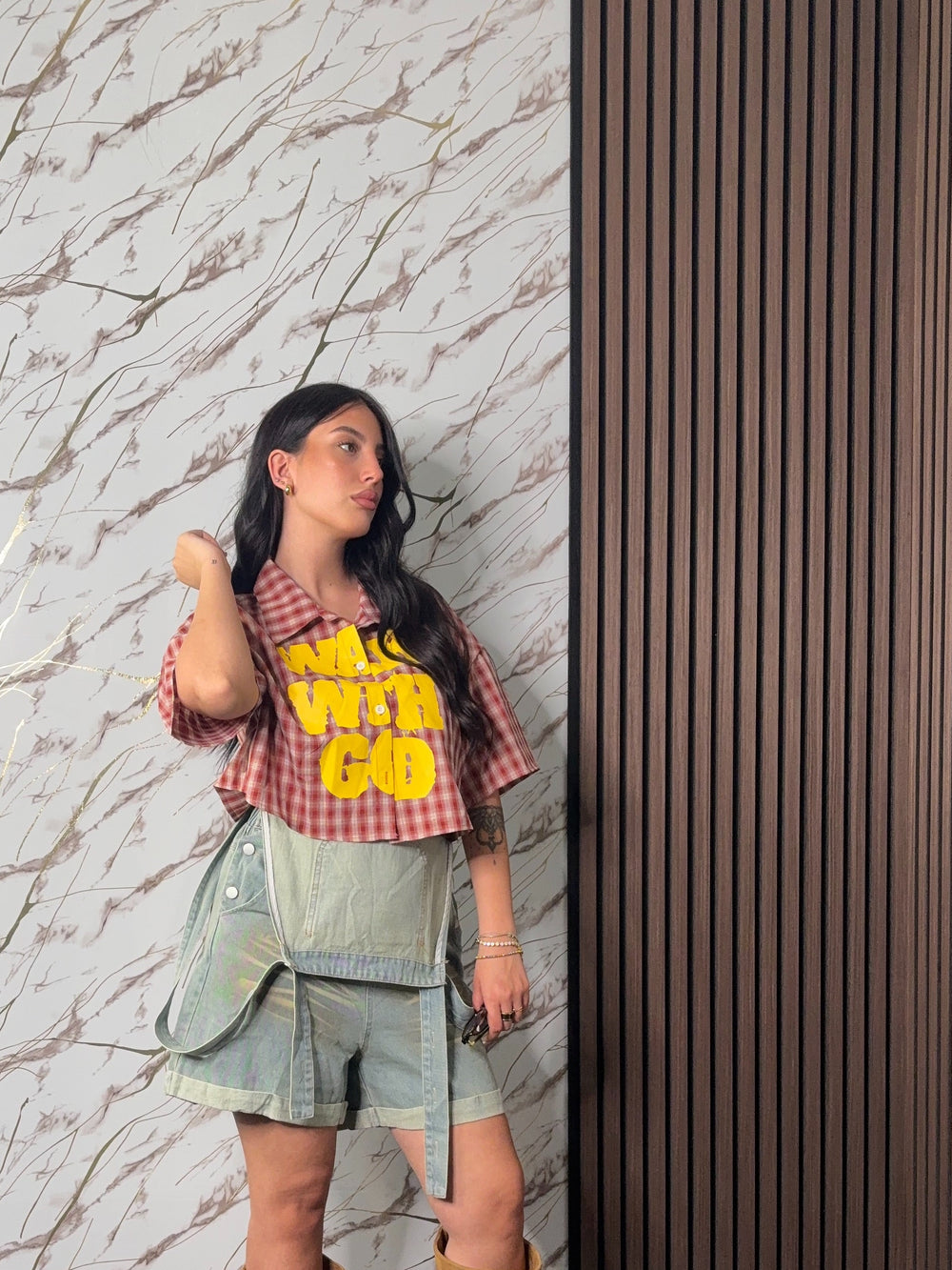 Camicia “Pisa” – Crop a Quadretti Vichy con Stampa Frontale