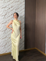 Abito “Stresa” – Lungo in Raso con Scollo Halter Asimmetrico