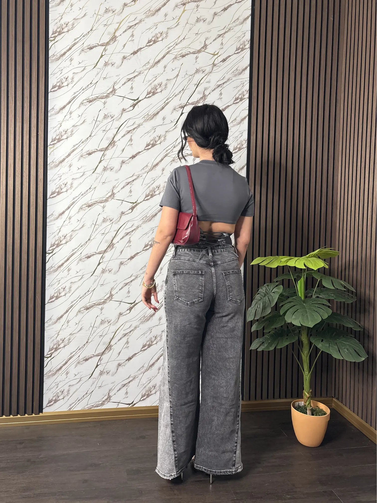 Jeans “Torino” – Wide Leg Grigio con Vita Asimmetrica